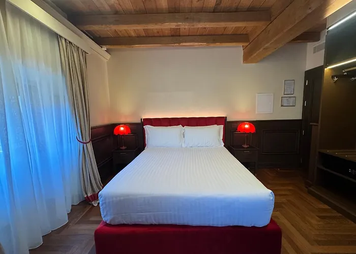 Palazzo Gambirasi Affittacamere 4*